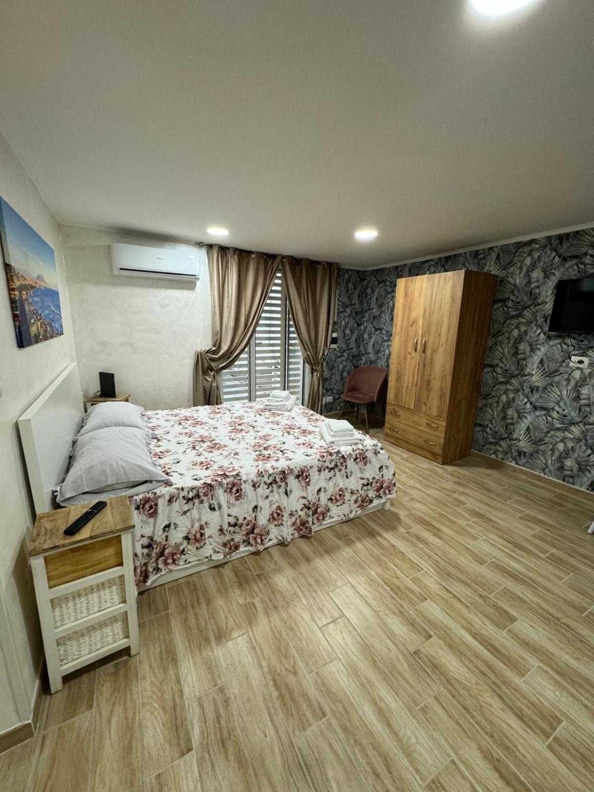 Spezzano House Apartment *