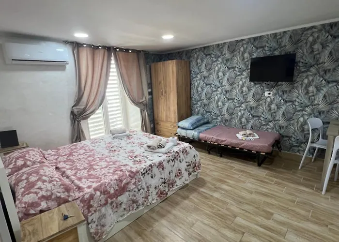 Spezzano House